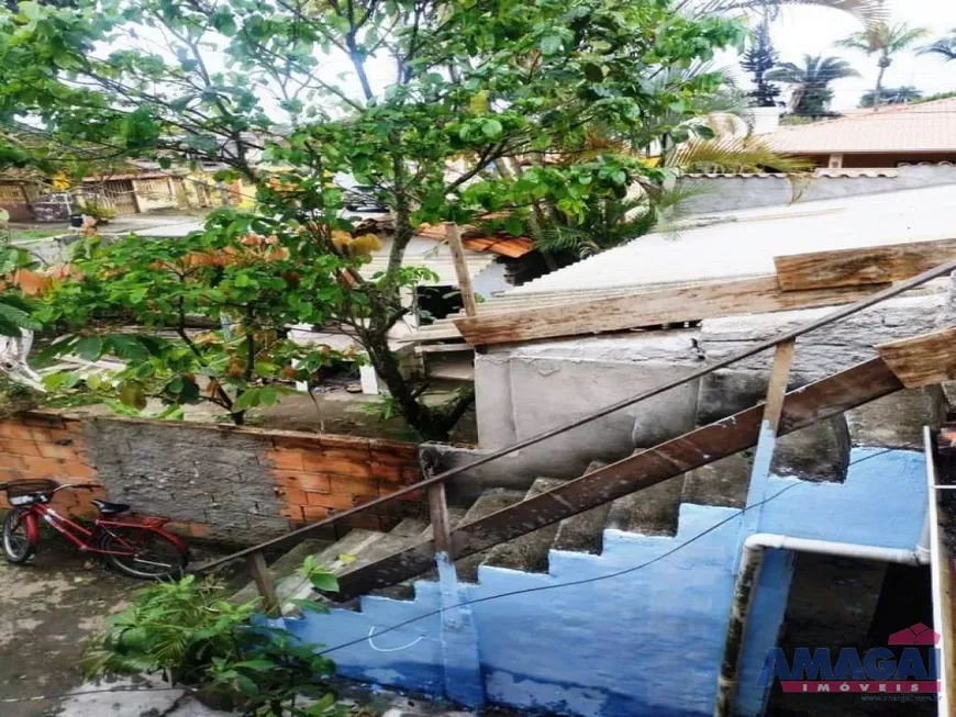 Foto 1 de Sobrado com 6 Quartos à venda, 130m² em Porto Novo, Caraguatatuba