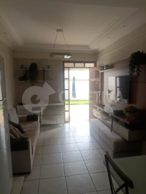 Foto 1 de Casa com 3 Quartos à venda, 70m² em Jardim Botânico, Uberlândia