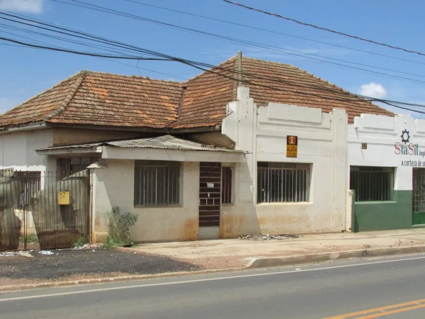 Foto 1 de Casa com 2 Quartos para alugar, 694m² em Chapada, Ponta Grossa