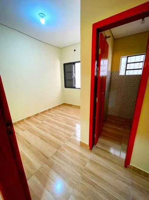 Foto 1 de Casa com 2 Quartos à venda, 150m² em Parque Pinheiros, Taboão da Serra