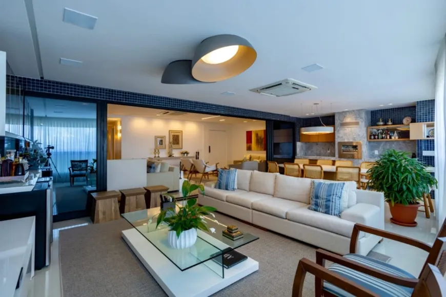 Foto 1 de Apartamento com 4 Quartos à venda, 338m² em Barra, Salvador