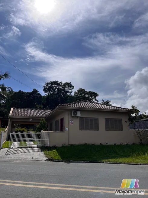 Foto 1 de Casa com 2 Quartos à venda, 129m² em Água Branca, São Francisco do Sul