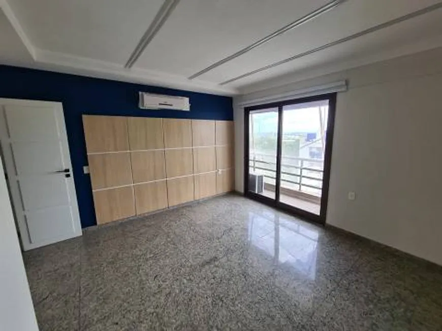 Foto 1 de Apartamento com 4 Quartos para alugar, 240m² em Aleixo, Manaus