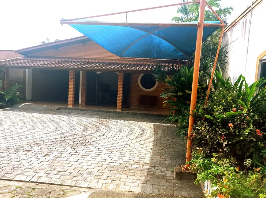 Foto 1 de Casa de Condomínio com 5 Quartos à venda, 238m² em Praia das Toninhas, Ubatuba