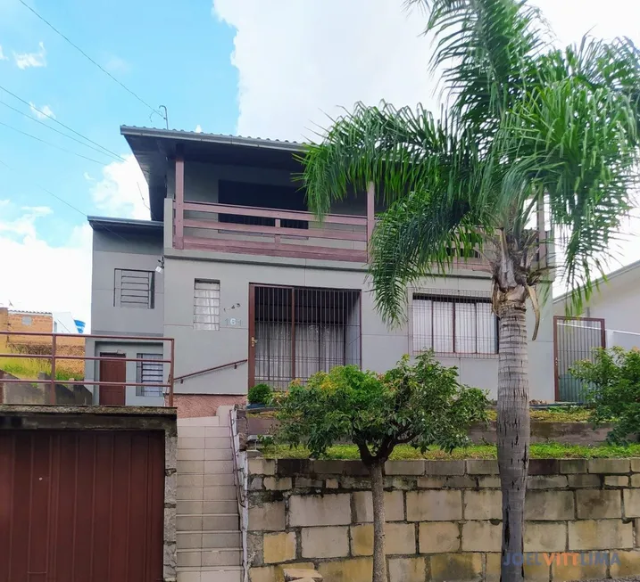 Foto 1 de Casa com 6 Quartos à venda, 268m² em Santa Lúcia, Caxias do Sul