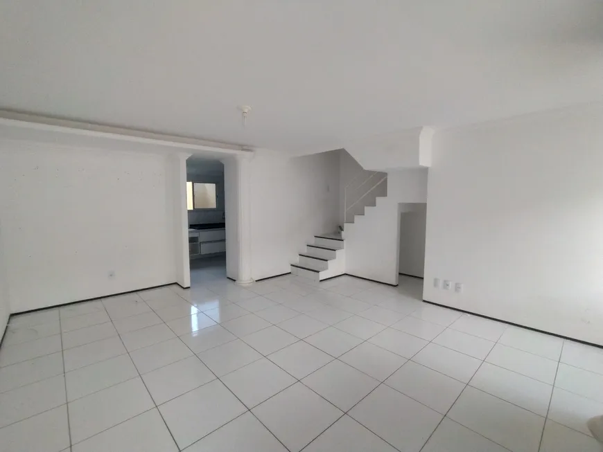 Foto 1 de Casa de Condomínio com 3 Quartos para venda ou aluguel, 110m² em Guaribas, Eusébio