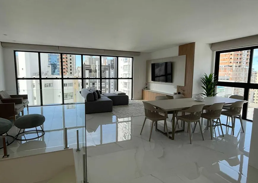Foto 1 de Apartamento com 4 Quartos à venda, 224m² em Centro, Balneário Camboriú