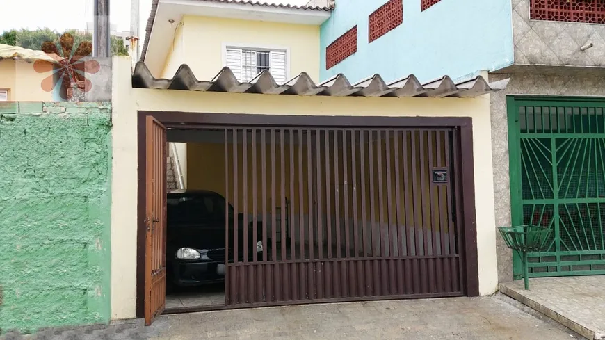 Foto 1 de Casa com 2 Quartos à venda, 180m² em Vila Paranaguá, São Paulo