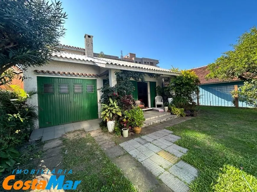 Foto 1 de Casa com 3 Quartos à venda, 130m² em Centro, Tramandaí