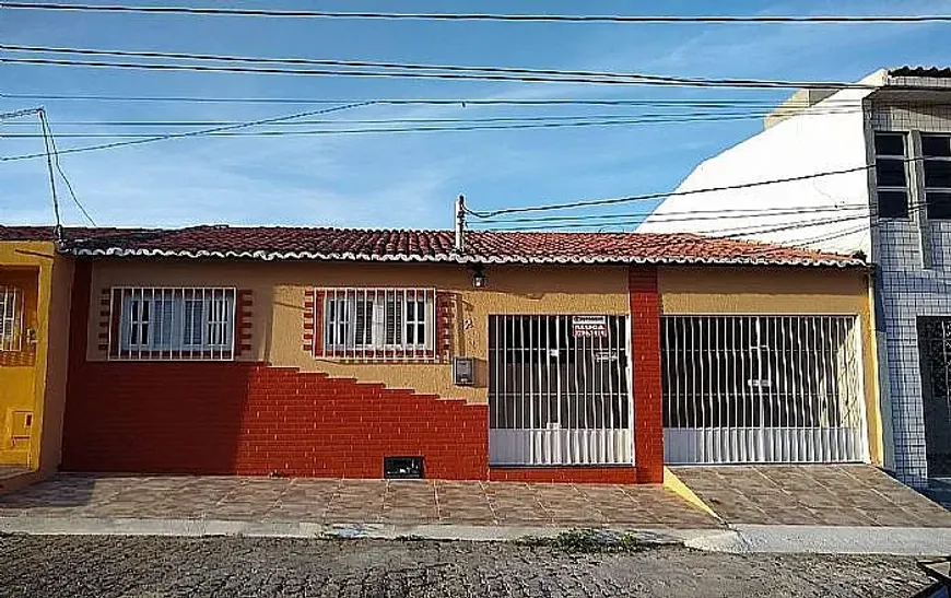 Foto 1 de Casa com 3 Quartos à venda, 110m² em Lagoa Nova, Natal