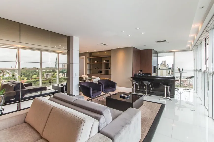 Foto 1 de Apartamento com 3 Quartos à venda, 172m² em Cabral, Curitiba