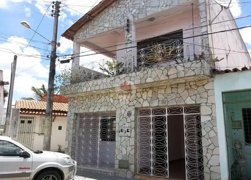 Foto 1 de Casa com 6 Quartos à venda, 240m² em Serraria Brasil, Feira de Santana