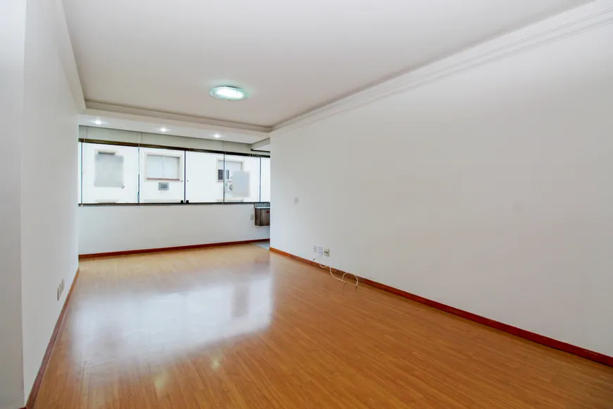 Foto 1 de Apartamento com 3 Quartos à venda, 96m² em Jardim Botânico, Porto Alegre