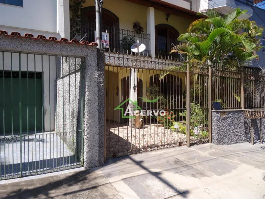 Foto 1 de Casa com 5 Quartos à venda, 130m² em Democrata, Juiz de Fora