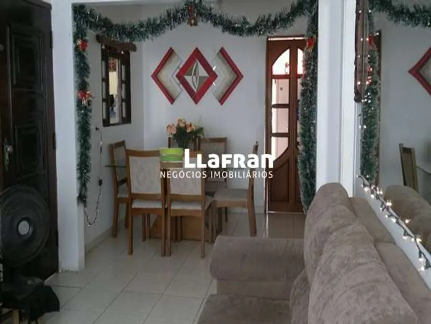 Foto 1 de Casa com 3 Quartos à venda, 130m² em Núcleo Residencial Isabela, Taboão da Serra