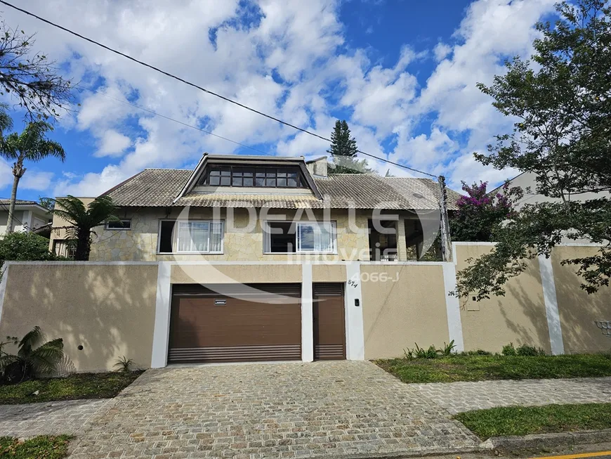 Foto 1 de Casa com 3 Quartos para alugar, 160m² em Ahú, Curitiba