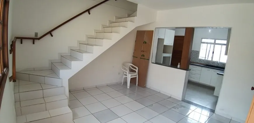 Foto 1 de Sobrado com 2 Quartos à venda, 90m² em Balneario América, Mongaguá