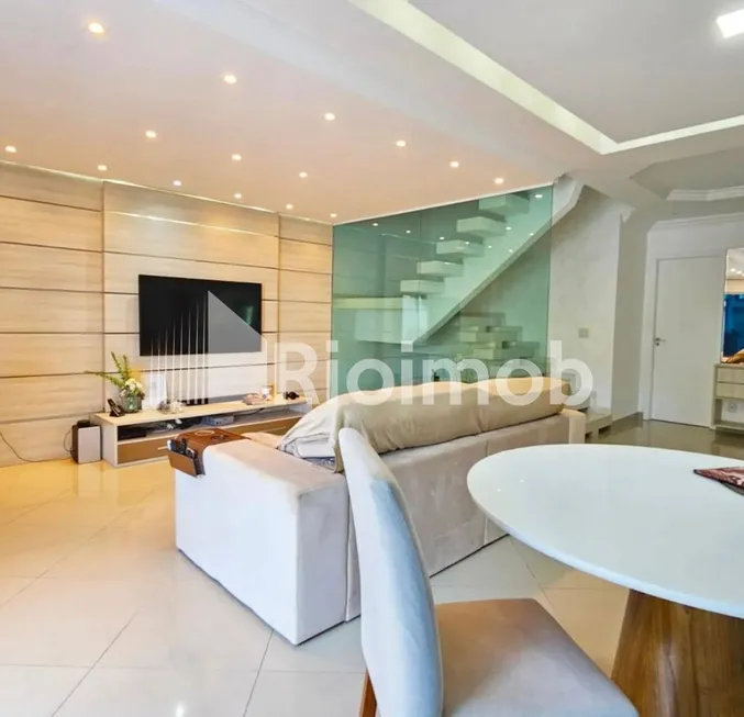 Foto 1 de Casa de Condomínio com 3 Quartos à venda, 359m² em Vargem Pequena, Rio de Janeiro