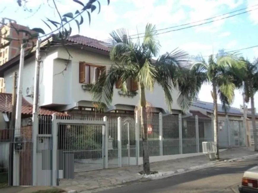 Foto 1 de Casa com 4 Quartos para alugar, 390m² em Jardim Lindóia, Porto Alegre