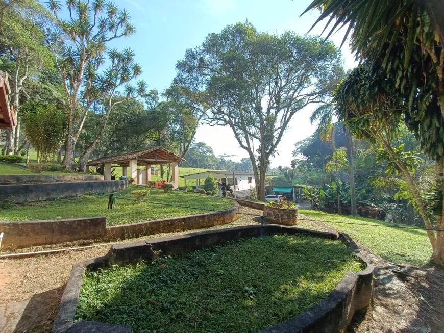 Foto 1 de Fazenda/Sítio com 4 Quartos à venda, 1000m² em Jardim das Oliveiras Zona Sul, São Paulo