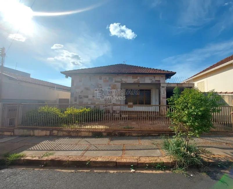 Foto 1 de Casa com 3 Quartos à venda, 242m² em Vila Xavier, Araraquara