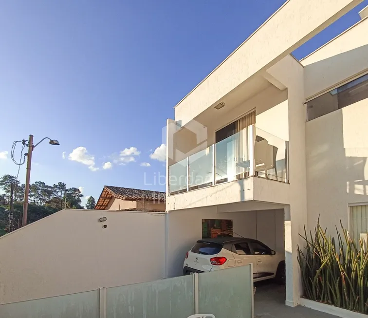 Foto 1 de Casa com 3 Quartos à venda, 111m² em Alto dos Caiçaras, Belo Horizonte