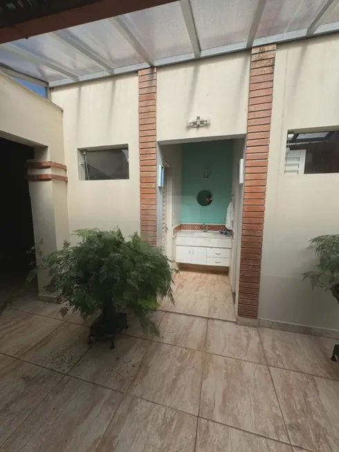 Foto 1 de Sobrado com 3 Quartos à venda, 580m² em Goiás, Araguari