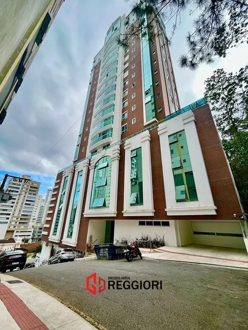 Foto 1 de Apartamento com 4 Quartos à venda, 130m² em Pioneiros, Balneário Camboriú