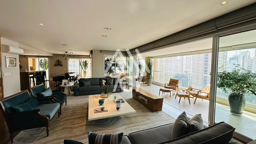 Foto 1 de Apartamento com 3 Quartos à venda, 380m² em Campo Belo, São Paulo