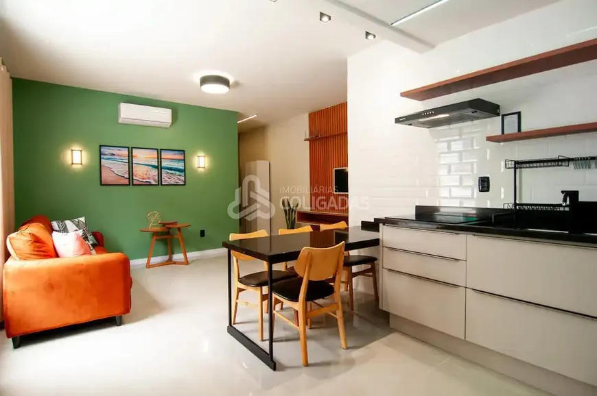 Foto 1 de Apartamento com 2 Quartos à venda, 51m² em Estados, Balneário Camboriú