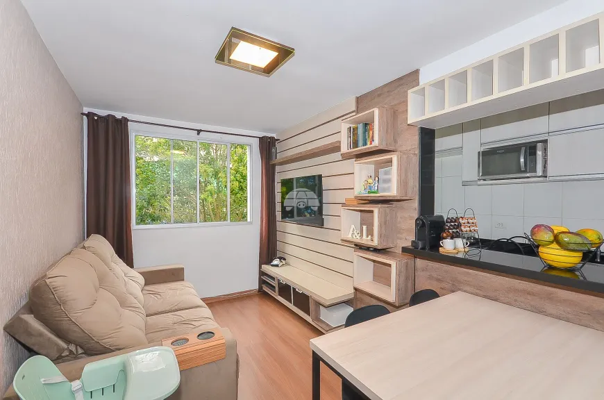 Foto 1 de Apartamento com 2 Quartos à venda, 47m² em Novo Mundo, Curitiba