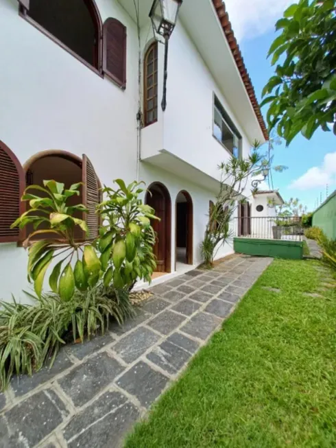 Foto 1 de Casa com 6 Quartos à venda, 446m² em Várzea, Recife