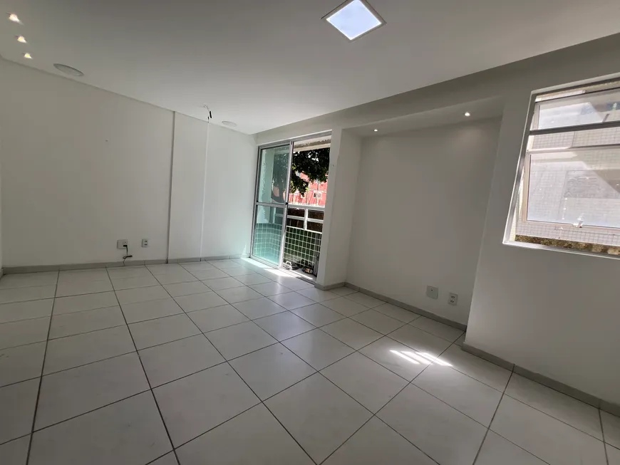 Foto 1 de Apartamento com 2 Quartos à venda, 79m² em Madalena, Recife