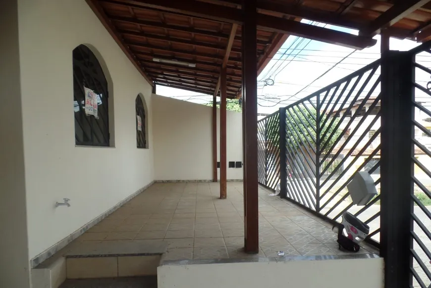 Foto 1 de Casa com 3 Quartos à venda, 130m² em Gra Duquesa, Governador Valadares