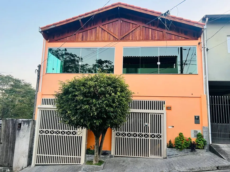 Foto 1 de Casa com 3 Quartos à venda, 180m² em Jardim Guanhembu, São Paulo