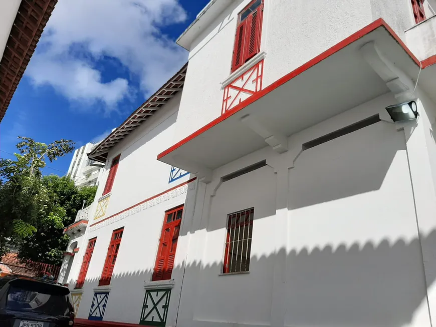 Foto 1 de Casa com 10 Quartos para venda ou aluguel, 650m² em Garcia, Salvador