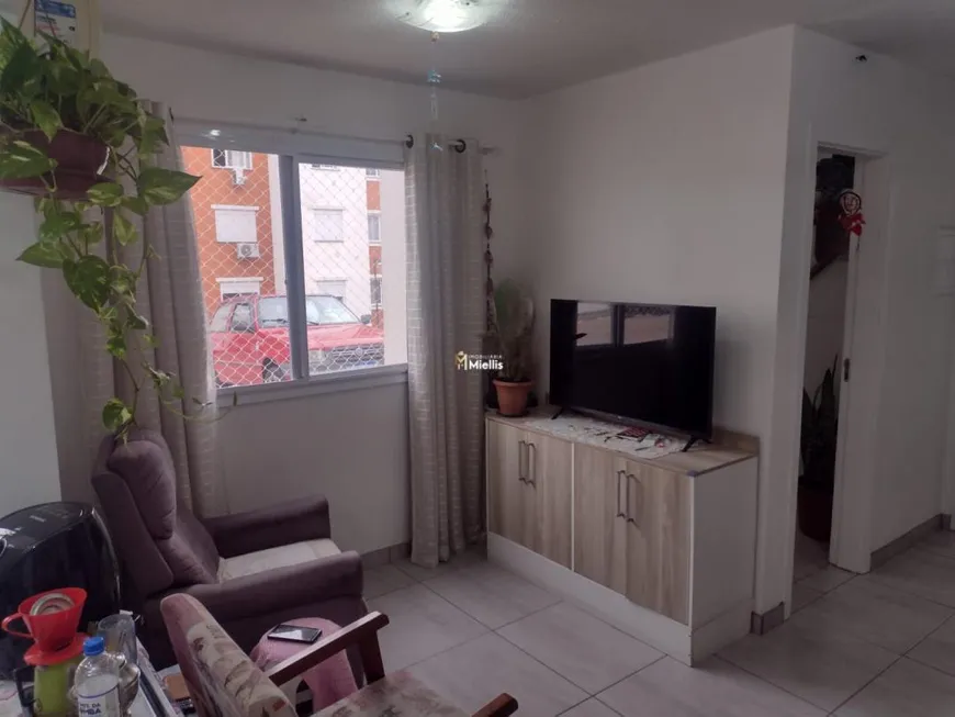 Foto 1 de Apartamento com 2 Quartos à venda, 36m² em Santa Isabel, Viamão