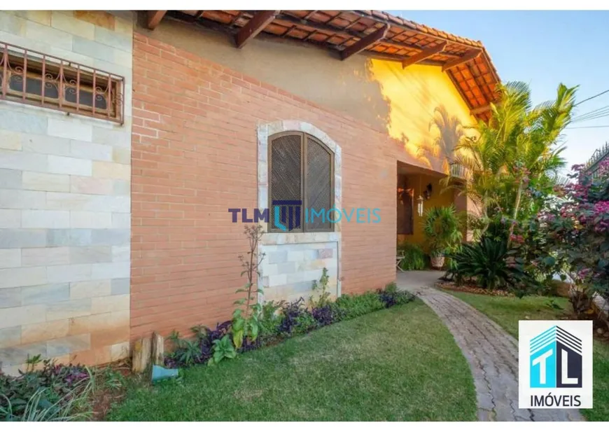 Foto 1 de Casa com 4 Quartos à venda, 226m² em Salgado Filho, Belo Horizonte