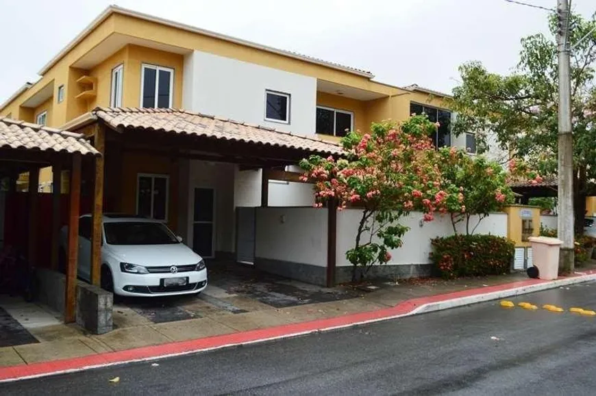 Foto 1 de Casa com 3 Quartos à venda, 240m² em Valparaíso, Serra