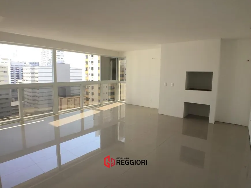 Foto 1 de Apartamento com 3 Quartos à venda, 131m² em Centro, Balneário Camboriú