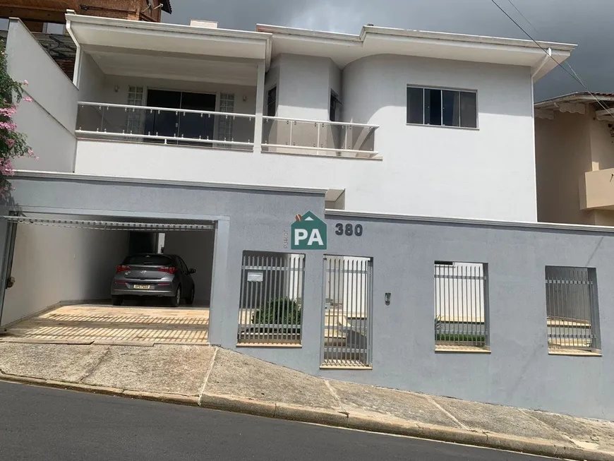 Foto 1 de Casa com 5 Quartos à venda, 432m² em Parque Vivaldi Leite Ribeiro, Poços de Caldas