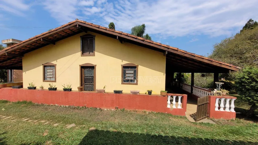 Foto 1 de Fazenda/Sítio com 3 Quartos à venda, 200m² em Chácara Tropical Caucaia do Alto, Cotia