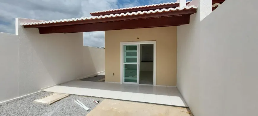 Foto 1 de Casa com 2 Quartos à venda, 82m² em Gereraú, Itaitinga