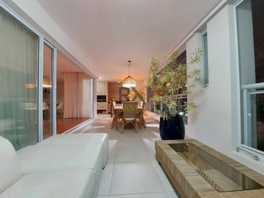Foto 1 de Apartamento com 4 Quartos para venda ou aluguel, 241m² em Água Branca, São Paulo