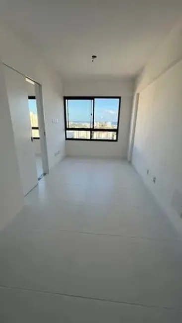 Foto 1 de Apartamento com 1 Quarto para alugar, 30m² em Imbuí, Salvador
