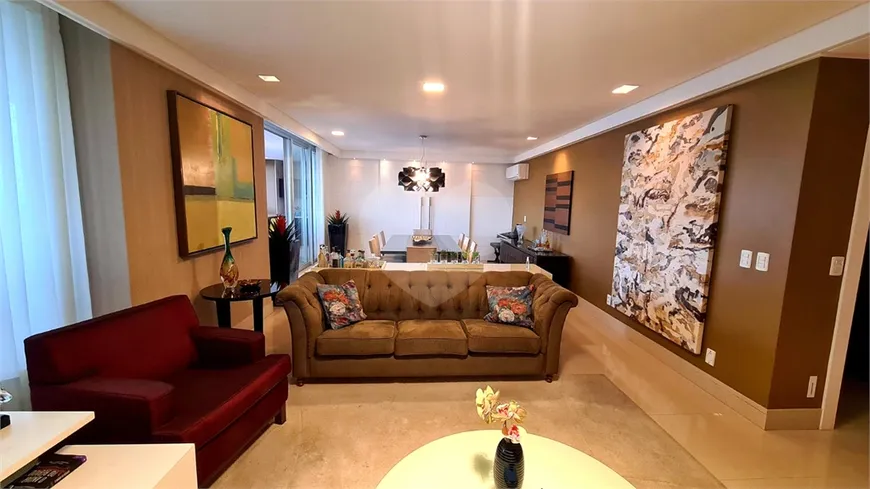 Foto 1 de Apartamento com 4 Quartos à venda, 243m² em Enseada do Suá, Vitória