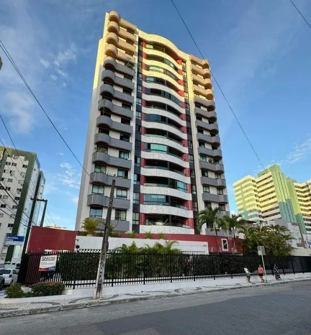 Foto 1 de Apartamento com 4 Quartos à venda, 172m² em Treze de Julho, Aracaju