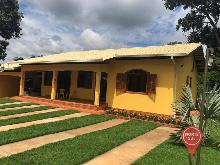 Foto 1 de Fazenda/Sítio com 3 Quartos para venda ou aluguel, 260m² em , Mário Campos