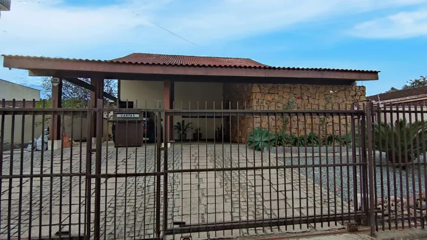 Foto 1 de Casa com 5 Quartos à venda, 600m² em Bucarein, Joinville