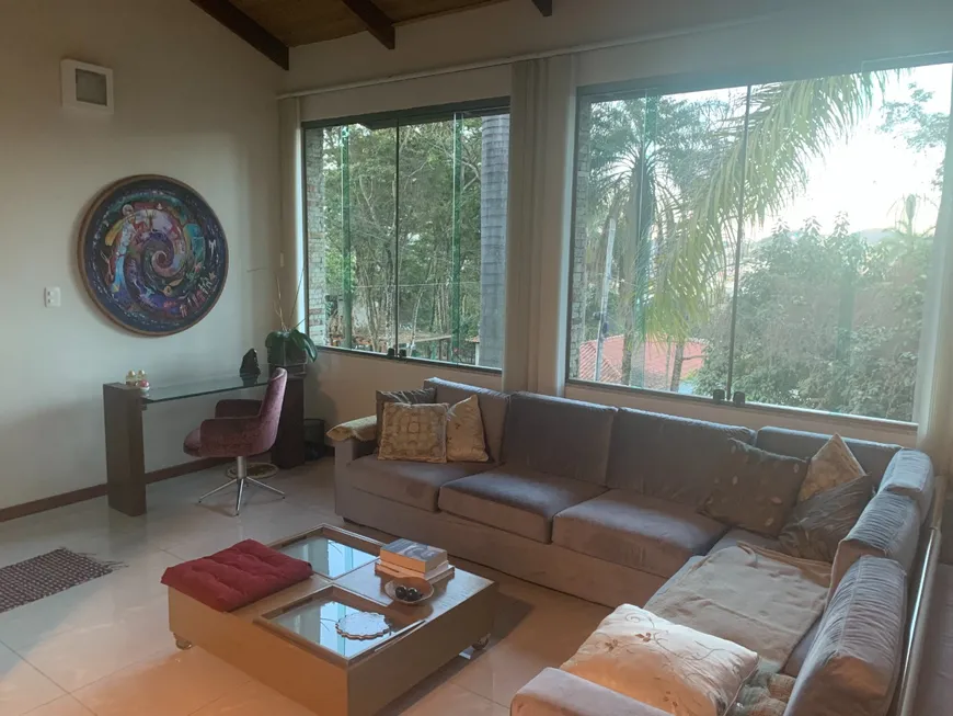 Foto 1 de Casa de Condomínio com 3 Quartos à venda, 284m² em Veredas das Geraes, Nova Lima